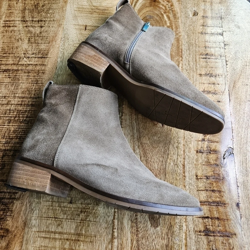Aquatalia CARISA tan Suede square toe ankle booties 9M